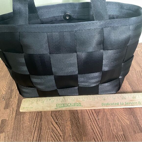 Harveys Original Seatbelt Tote Bag Black - Picture 2 of 9